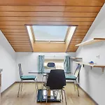 Center Penthouse Apartment *
