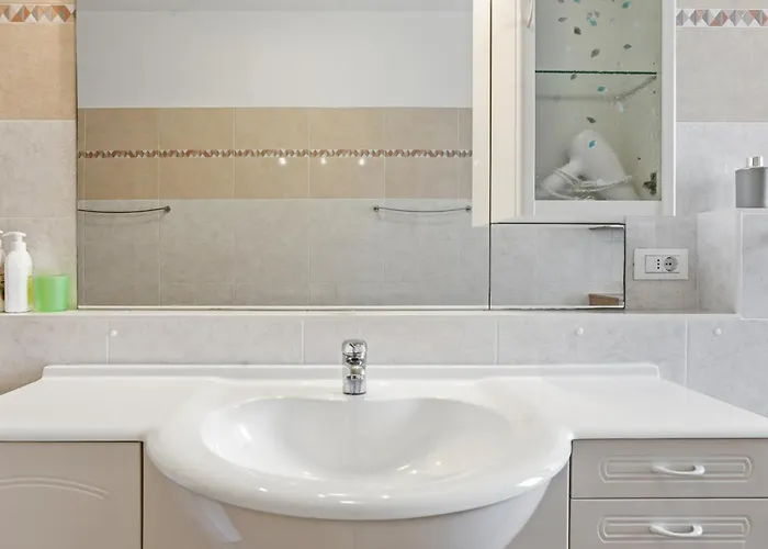 Center Penthouse 아파트